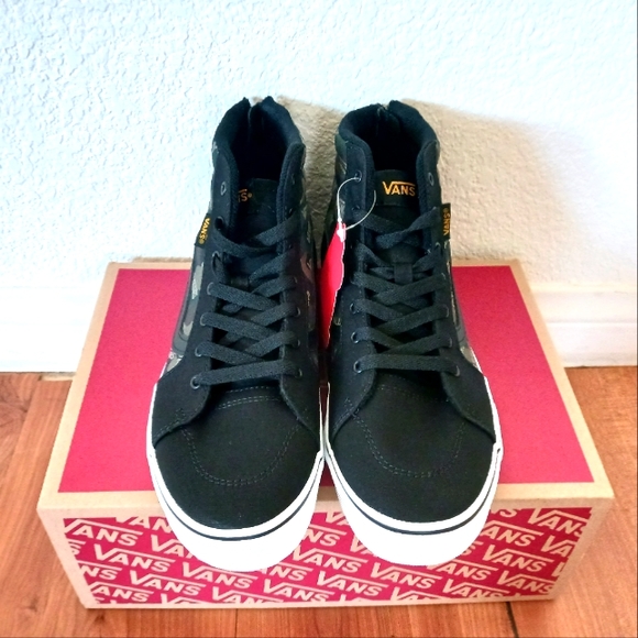 Vans - Picture 3 of 4